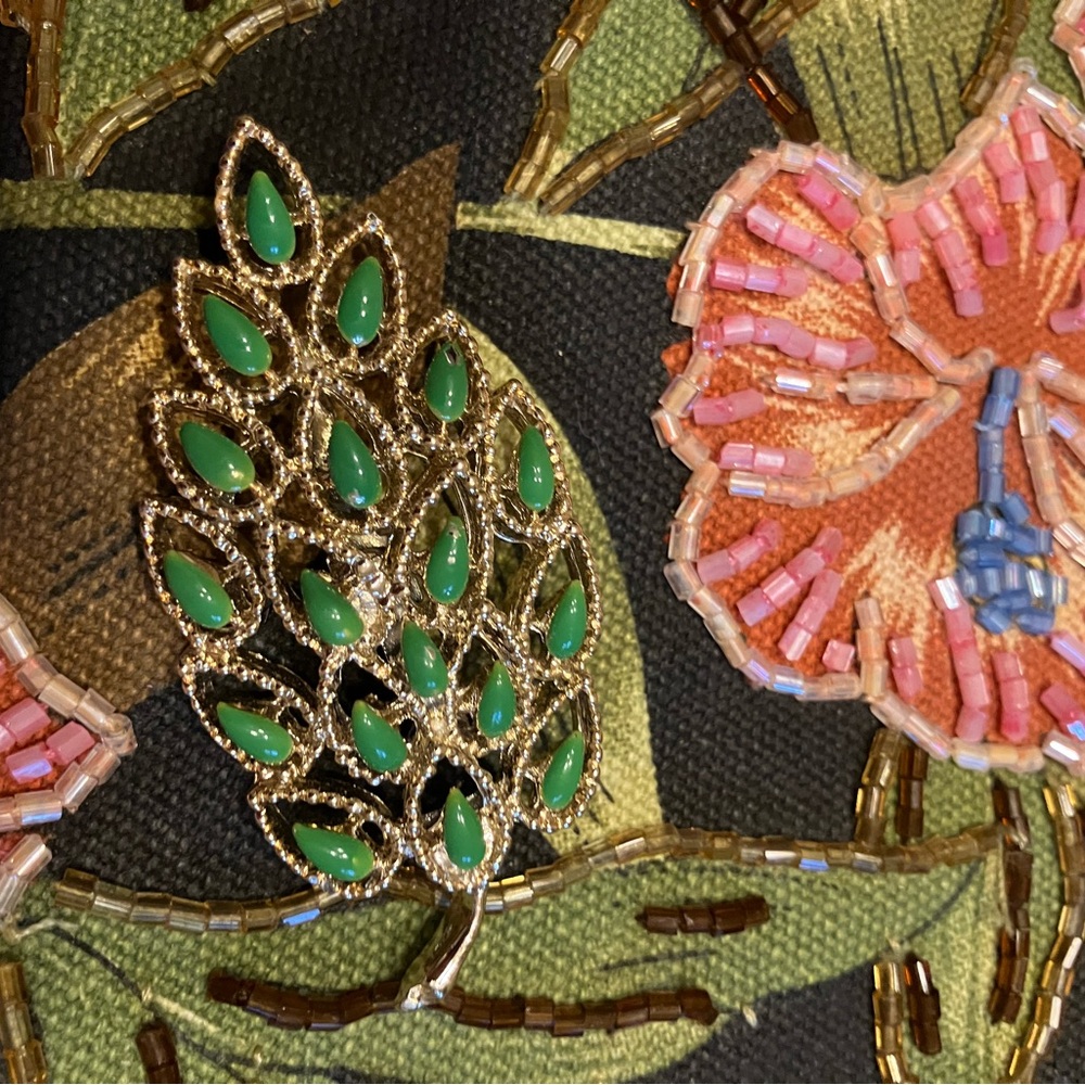 GERRY’S VINTAGE FILAGREE GOLD TONE LEAF BROOCH - Picture 5 of 9